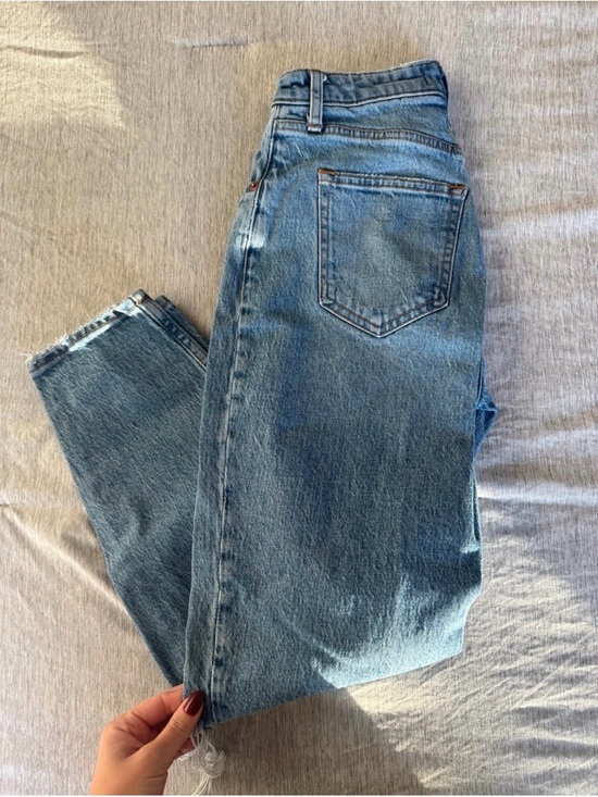 Abercrombie & Fitch Denim - Abercrombie & Fitch Light Blue Distressed 80’s High Rise Mom Jeans